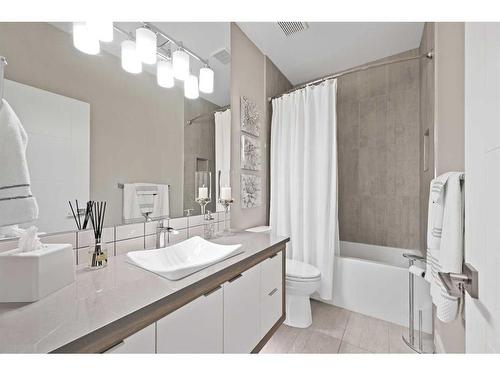 27 Meadow Pointe Drive, Heritage Pointe, AB - Indoor Photo Showing Bathroom