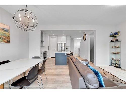 12 Rowley Terrace Nw, Calgary, AB - Indoor Photo Showing Dining Room