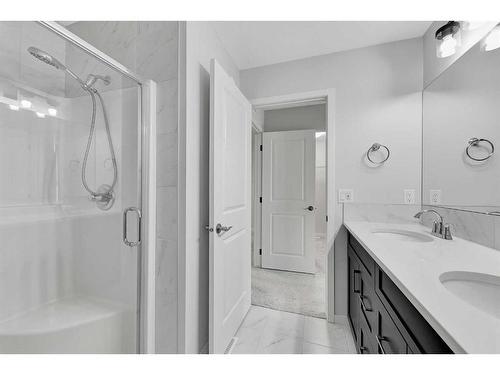 12 Rowley Terrace Nw, Calgary, AB - Indoor Photo Showing Bathroom