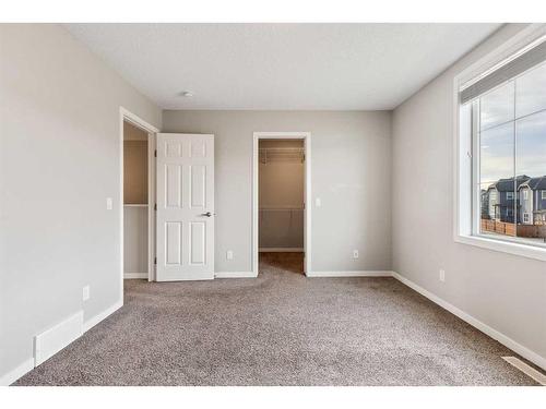 194 Masters Avenue Se, Calgary, AB - Indoor Photo Showing Other Room