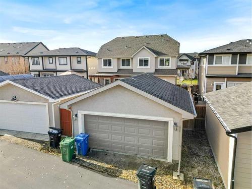 194 Masters Avenue Se, Calgary, AB - Outdoor