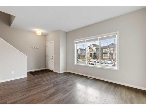 194 Masters Avenue Se, Calgary, AB - Indoor