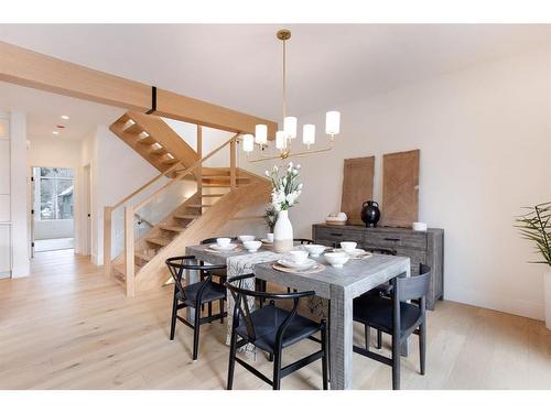 909B 9Th Street, Canmore, AB - Indoor Photo Showing Dining Room