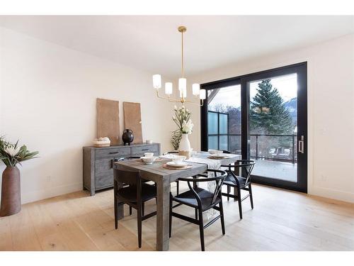 909B 9Th Street, Canmore, AB - Indoor Photo Showing Dining Room