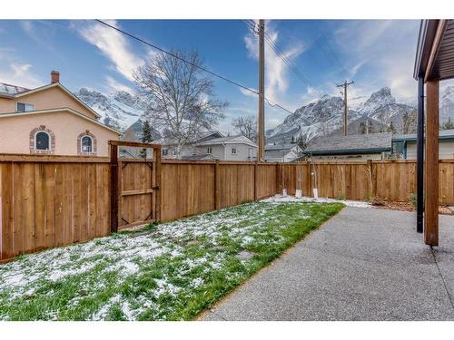 909B 9Th Street, Canmore, AB - Outdoor