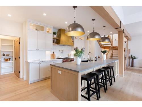 909B 9Th Street, Canmore, AB - Indoor Photo Showing Kitchen