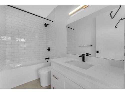 3537 40 Street Sw, Calgary, AB - Indoor Photo Showing Bathroom