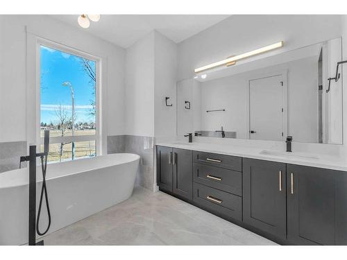 3537 40 Street Sw, Calgary, AB - Indoor Photo Showing Bathroom