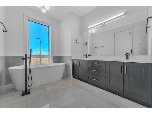 3537 40 Street Sw, Calgary, AB - Indoor Photo Showing Bathroom