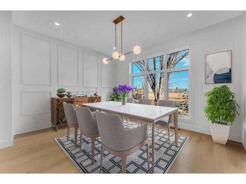 3537 40 Street Sw, Calgary, AB - Indoor Photo Showing Dining Room