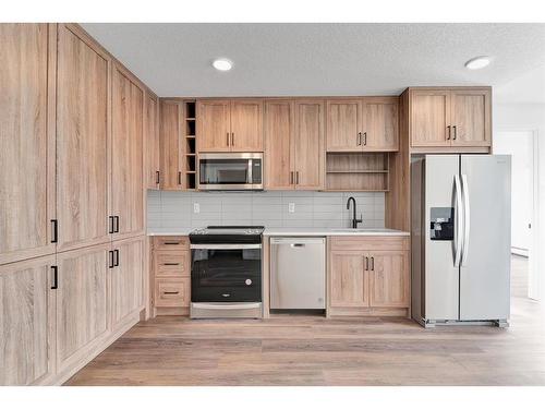 3406-350 Livingston Common Ne, Calgary, AB - Indoor Photo Showing Kitchen