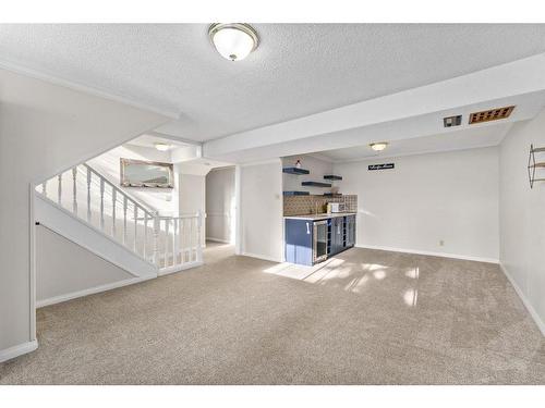 124 4 Avenue Nw, Airdrie, AB - Indoor