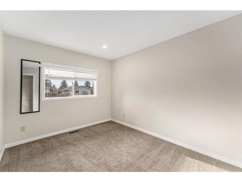 124 4 Avenue Nw, Airdrie, AB - Indoor Photo Showing Other Room