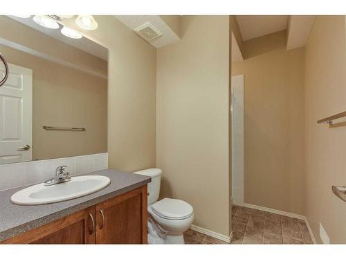 41 Eversyde Close Sw, Calgary, AB - Indoor Photo Showing Bathroom