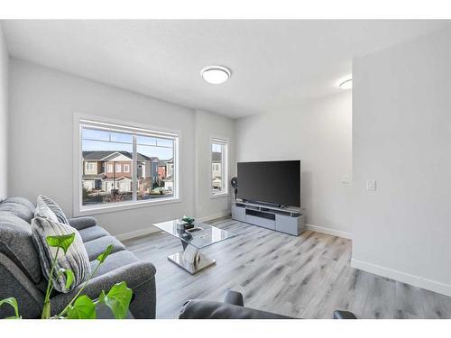 538 Canals Crossing Sw, Airdrie, AB - Indoor Photo Showing Living Room