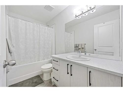 538 Canals Crossing Sw, Airdrie, AB - Indoor Photo Showing Bathroom