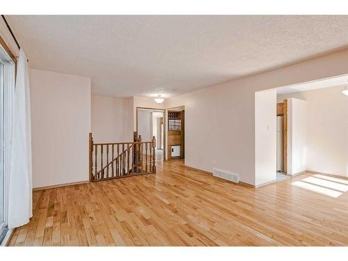 5-1608 16 Avenue Sw, Calgary, AB - Indoor Photo Showing Other Room