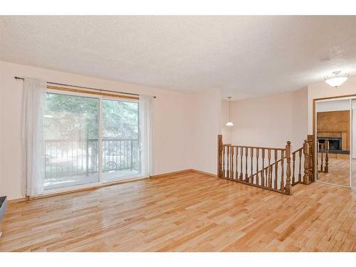 5-1608 16 Avenue Sw, Calgary, AB - Indoor Photo Showing Other Room