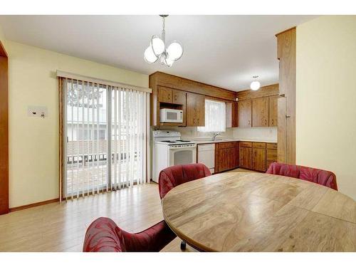 9628 Alcott Road Se, Calgary, AB - Indoor Photo Showing Dining Room