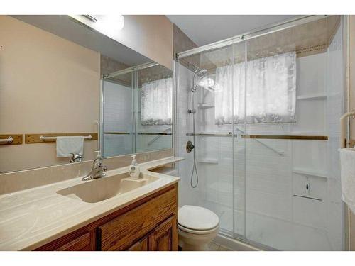 9628 Alcott Road Se, Calgary, AB - Indoor Photo Showing Bathroom