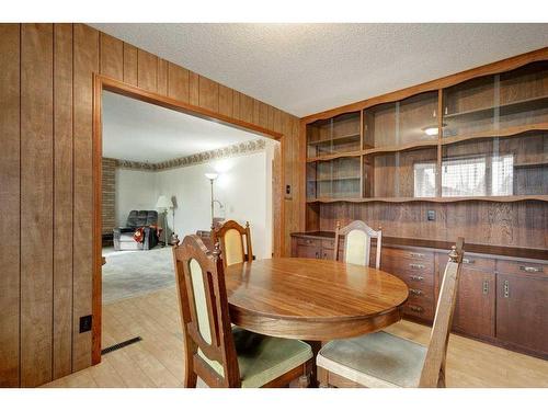 9628 Alcott Road Se, Calgary, AB - Indoor Photo Showing Dining Room