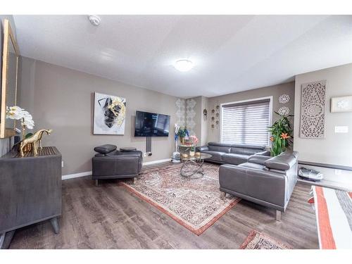 1152 140 Avenue Nw, Calgary, AB - Indoor Photo Showing Living Room