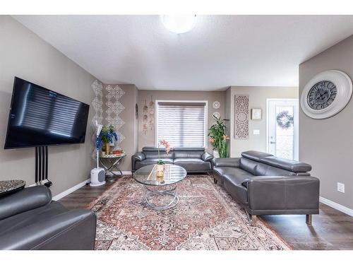 1152 140 Avenue Nw, Calgary, AB - Indoor Photo Showing Living Room