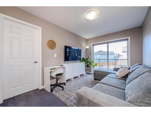 1152 140 Avenue Nw, Calgary, AB - Indoor Photo Showing Living Room