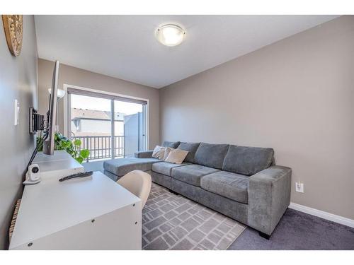 1152 140 Avenue Nw, Calgary, AB - Indoor Photo Showing Living Room