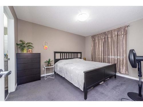 1152 140 Avenue Nw, Calgary, AB - Indoor Photo Showing Bedroom