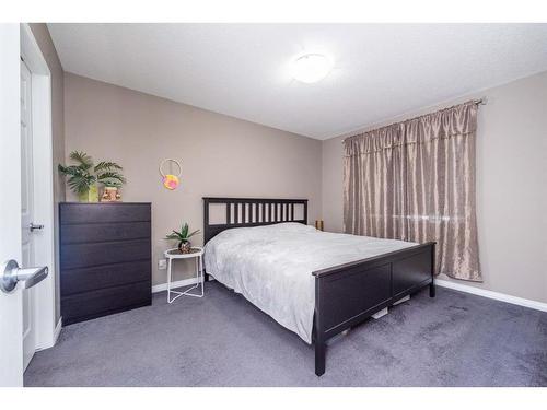 1152 140 Avenue Nw, Calgary, AB - Indoor Photo Showing Bedroom