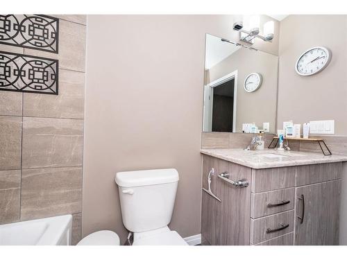 1152 140 Avenue Nw, Calgary, AB - Indoor Photo Showing Bathroom