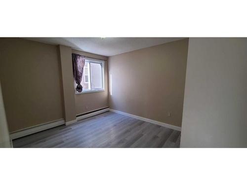 302-1524 15 Avenue Sw, Calgary, AB - Indoor Photo Showing Other Room