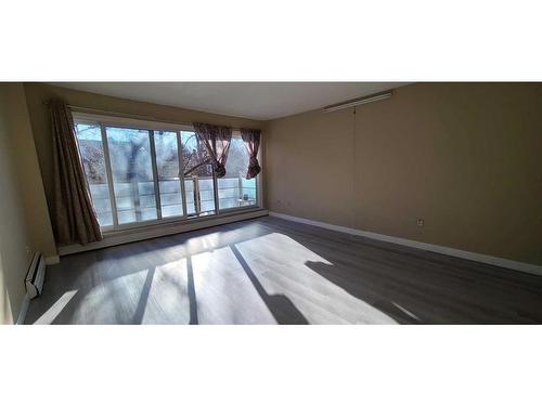 302-1524 15 Avenue Sw, Calgary, AB - Indoor Photo Showing Other Room