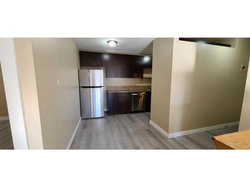 302-1524 15 Avenue Sw, Calgary, AB - Indoor Photo Showing Kitchen