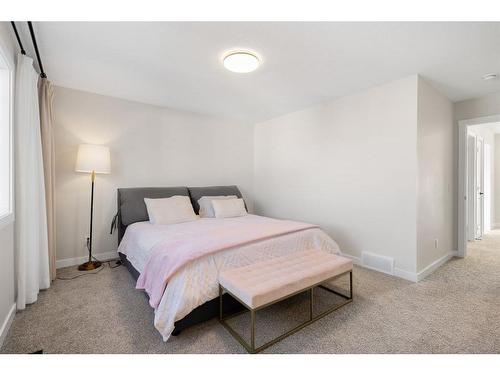 104 Legacy Glen Place Se, Calgary, AB - Indoor Photo Showing Bedroom