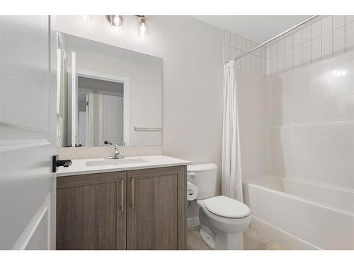 104 Legacy Glen Place Se, Calgary, AB - Indoor Photo Showing Bathroom