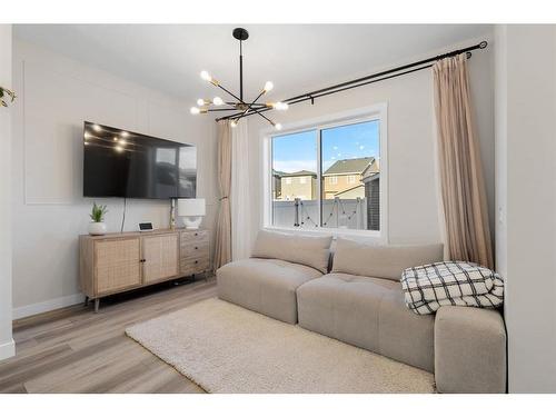 104 Legacy Glen Place Se, Calgary, AB - Indoor Photo Showing Living Room