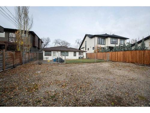 732 33A Street Nw, Calgary, AB - Outdoor