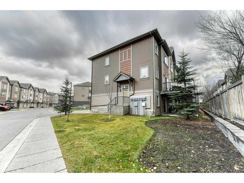 140 Copperpond Villas Se, Calgary, AB - Outdoor