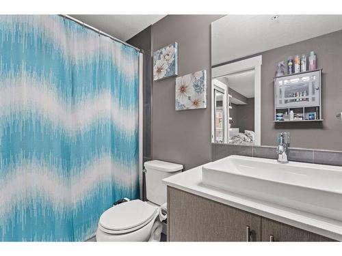 3301-302 Skyview Ranch Drive Ne, Calgary, AB - Indoor Photo Showing Bathroom