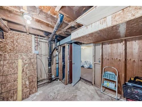 617 1 Avenue Ne, Calgary, AB - Indoor Photo Showing Basement