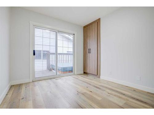 1435 42 Street Ne, Calgary, AB - Indoor Photo Showing Other Room