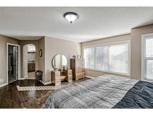 149 Cranridge Terrace Se, Calgary, AB - Indoor Photo Showing Bedroom