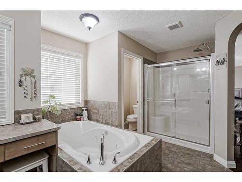 149 Cranridge Terrace Se, Calgary, AB - Indoor Photo Showing Bathroom