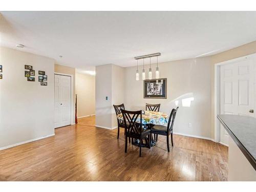 3121-16969 24 Street Sw, Calgary, AB - Indoor Photo Showing Dining Room