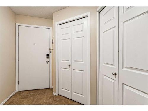 3121-16969 24 Street Sw, Calgary, AB - Indoor Photo Showing Other Room