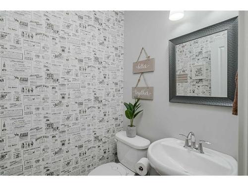 18 Chaparral Valley Place Se, Calgary, AB - Indoor Photo Showing Bathroom