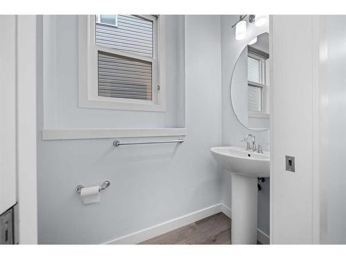 6 Sage Bluff Heights Nw, Calgary, AB - Indoor Photo Showing Bathroom