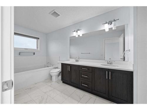 6 Sage Bluff Heights Nw, Calgary, AB - Indoor Photo Showing Bathroom